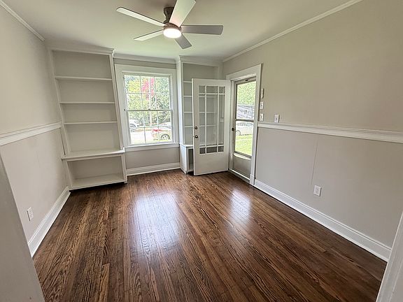 3rd image of 3434 Parkwood Ave