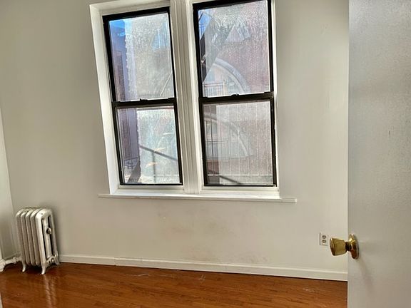 3rd image of 158 Mott St #9