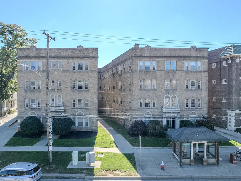 Belvidere and Newton 12221 and 12227 Clifton Blvd