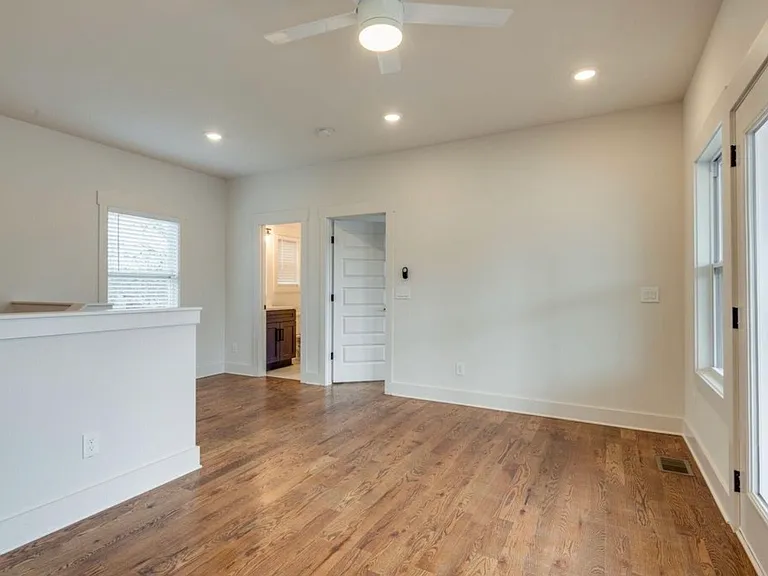 2215B 24th Ave N #B — Photo 12