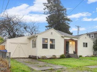 2305 7th St, Tillamook, OR 97141