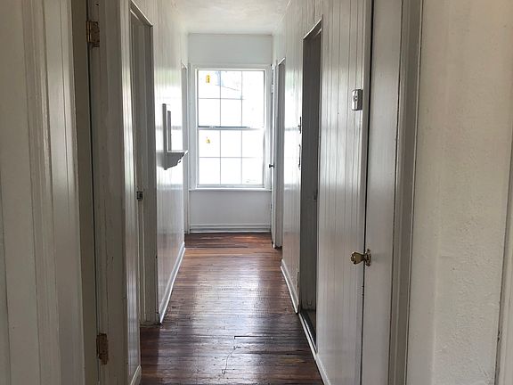3rd image of 1301 Maryland Dr