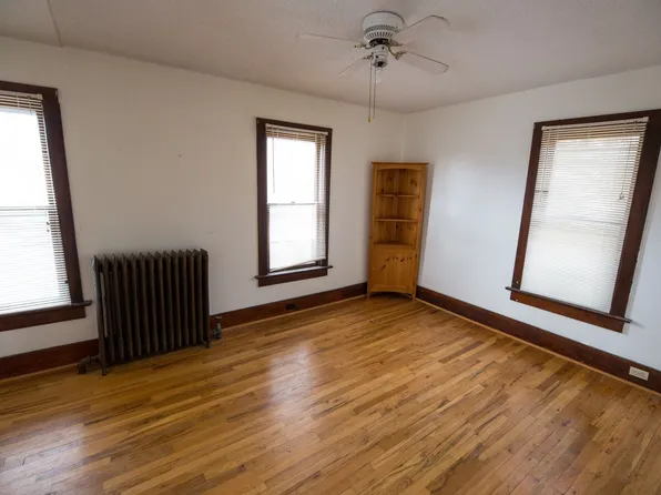505 N C St #B, Fairfield, IA 52556