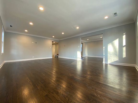 3rd image of 2928 W Summerdale Ave #1