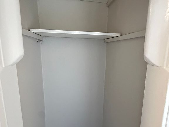3rd image of 18 Kensington Ave #5HH