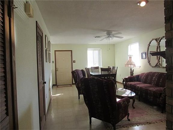 2nd image of 1508 Redwood Dr