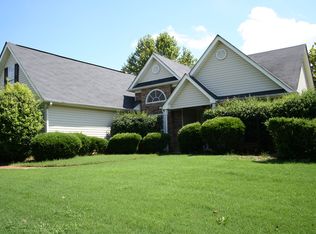 6103 Devonshire Dr, Flowery Branch, GA 30542