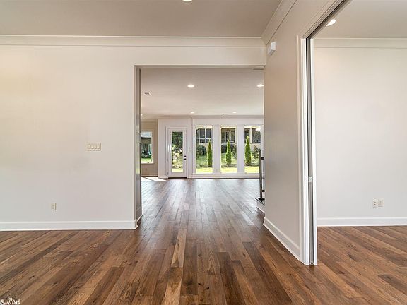 3rd image of 26 La Scala Ct
