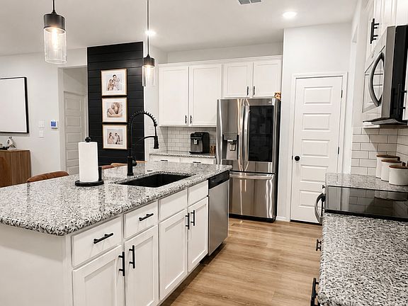 3rd image of 10164 Revere Dr