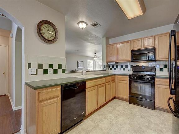 3rd image of 448 Bradfield Dr