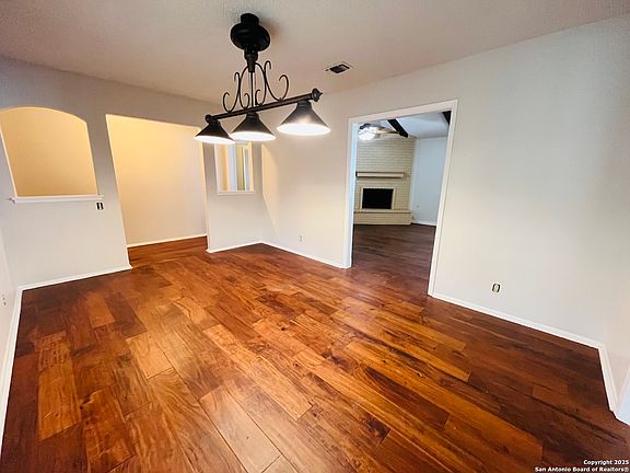 3rd image of 1735 DEER RUN ST