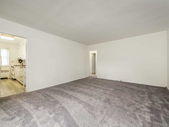 3rd image of 251-59 61st Ave #685