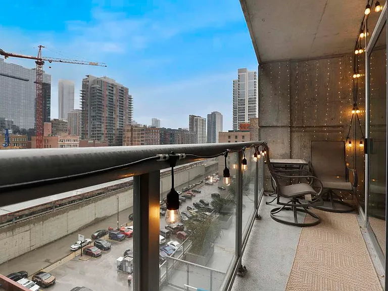 611 S Wells St #909 — Photo 3