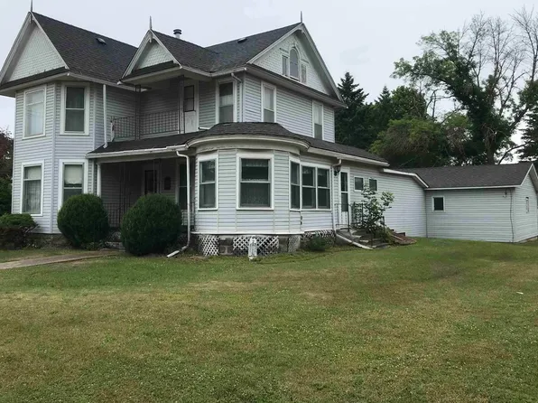 314 W Main St, Riceville, IA 50466