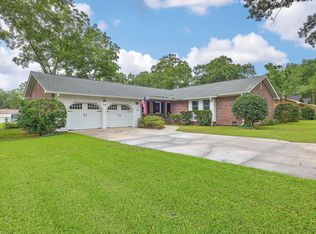 111 Axtell Dr, Summerville, SC 29485