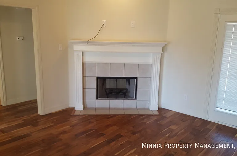 1002 Oshkosh Ave — Photo 7