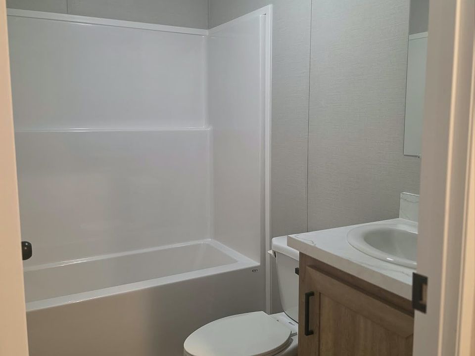 Redman Flyer 1707 E Blanchard Ave #18, Hutchinson, KS 67501 | Zillow