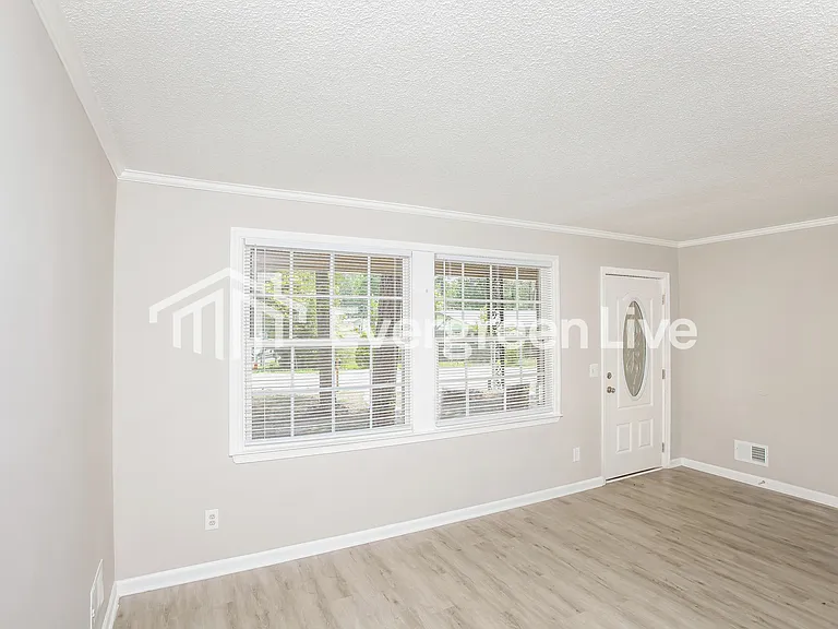 4725 Bonnie Forest Blvd — Photo 2