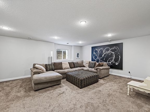 4th image of 4518 Regent Ave N