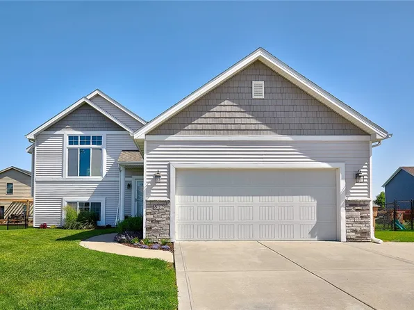 812 36th St SW, Bondurant, IA 50035