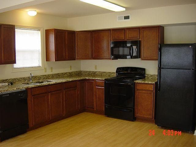 2nd image of 103 Willowtree Ln