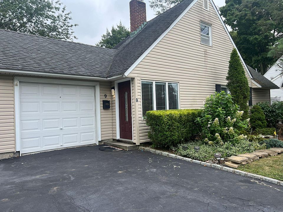 1st image of 9 Furrow Ln