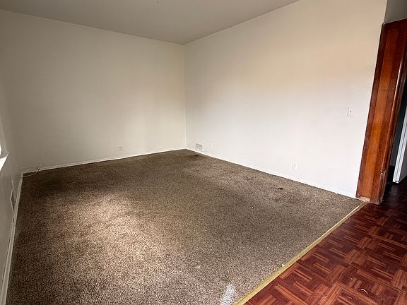 5th image of 19 Ernst St