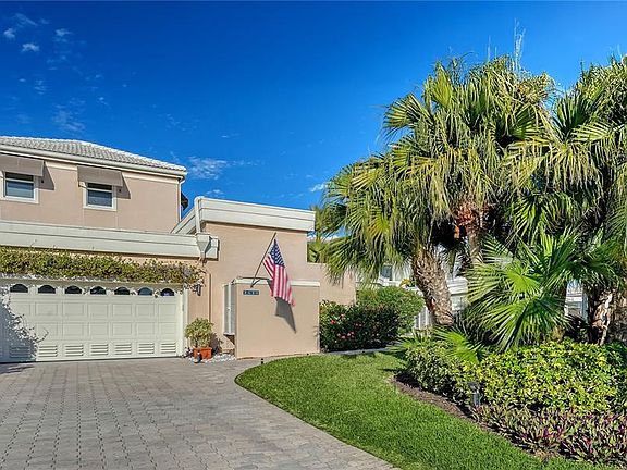 2nd image of 3530 Mistletoe Ln
