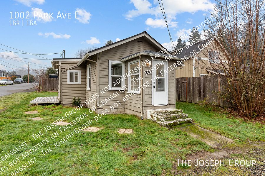 1st image of 1002 Park Ave E