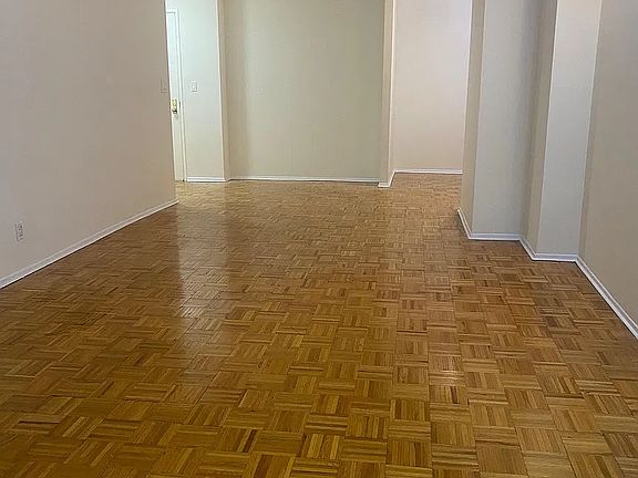 2nd image of 10 Stratford Rd APT 1F