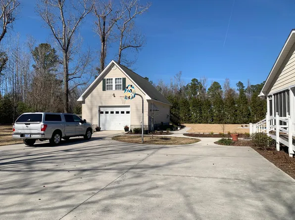 155 Horne Place Dr, Wilmington, NC 28401