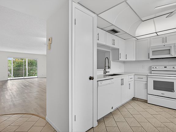 3rd image of 3306 Aruba Way #E3