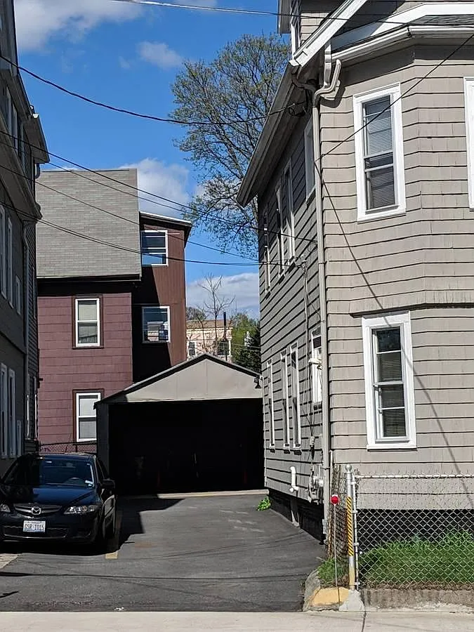 Driveway with off street parking spots - 315 Beacon St #B