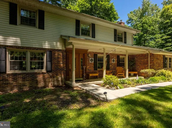 9150 Cedar St, La Plata, MD 20646