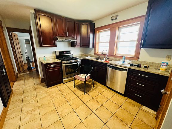 4th image of 35 Rawson Rd #2