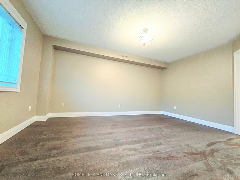 188 Wainscot Ave — Photo 7