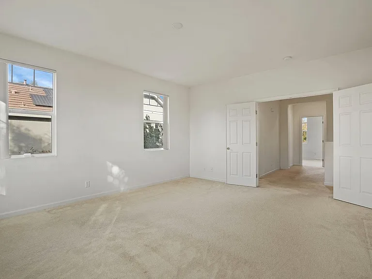 2390 Gibralter Ln — Photo 16