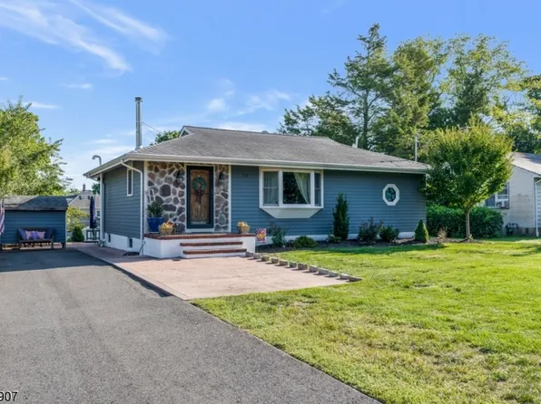 707 Chester Ave, Branchburg Twp., NJ 08853