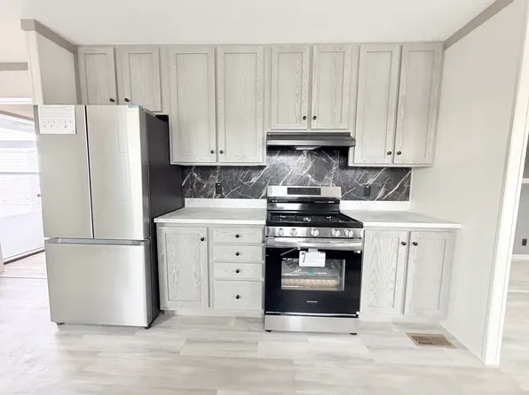 4000 E 134th St #1018, Chicago, IL 60633