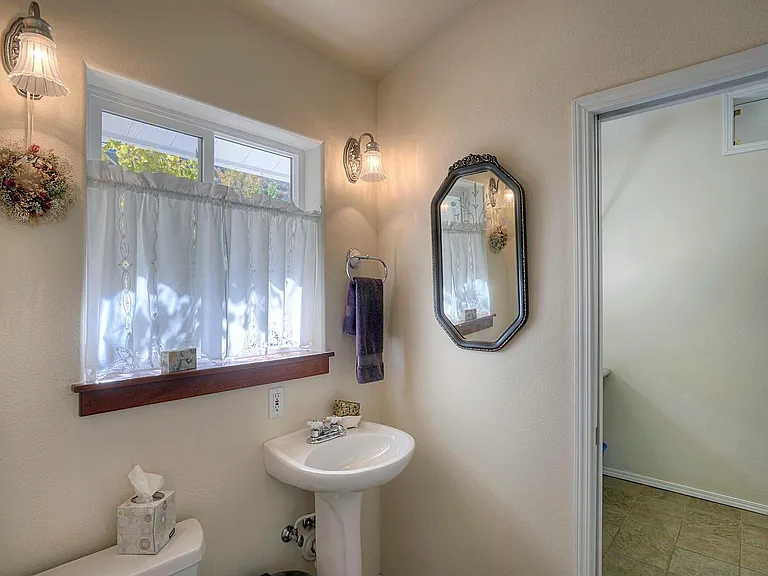 Ophir Dr — Photo 11