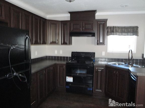 4th image of 9359 103rd St Lot 105