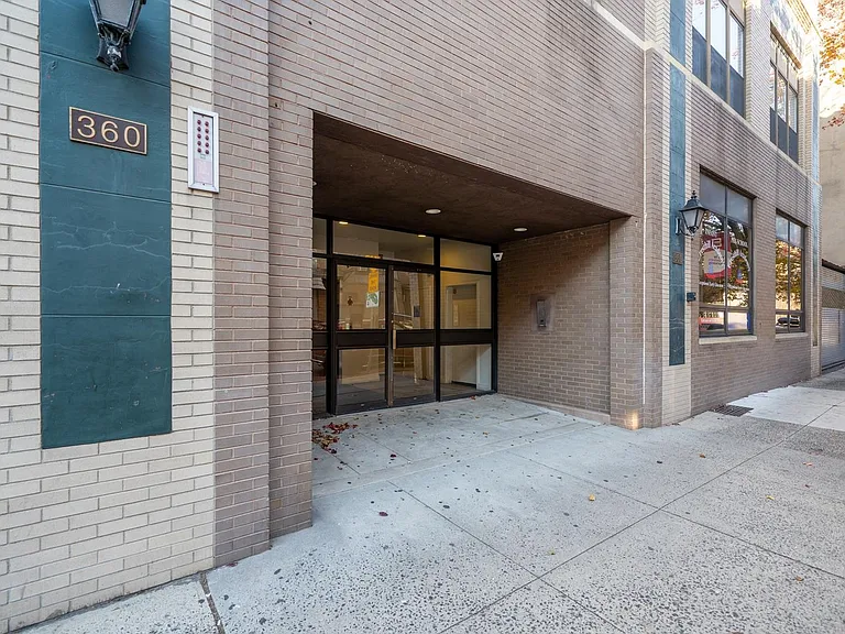 360 1st St #3 — Photo 27