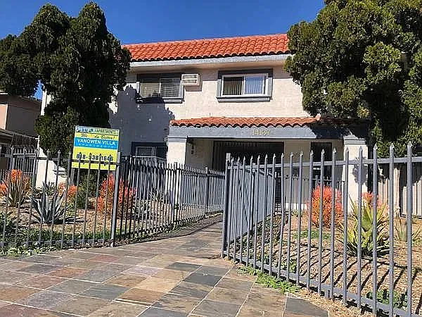 14157 Vanowen 1 BR 1 BA Karem — Photo 4