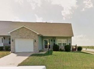 1222 Koufax Dr, Chatham, IL 62629