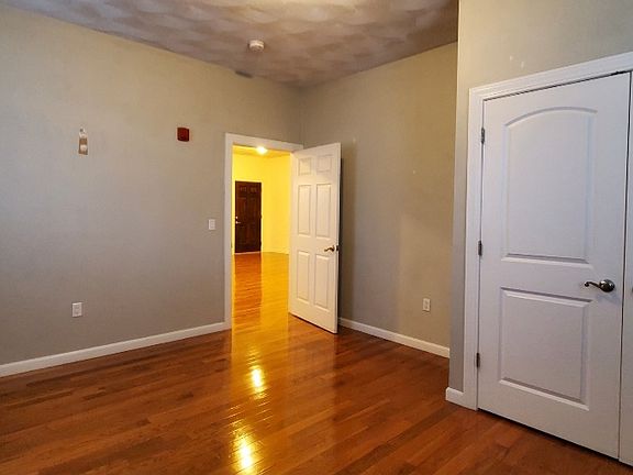 5th image of 1365 Plainfield St Floor 2-1