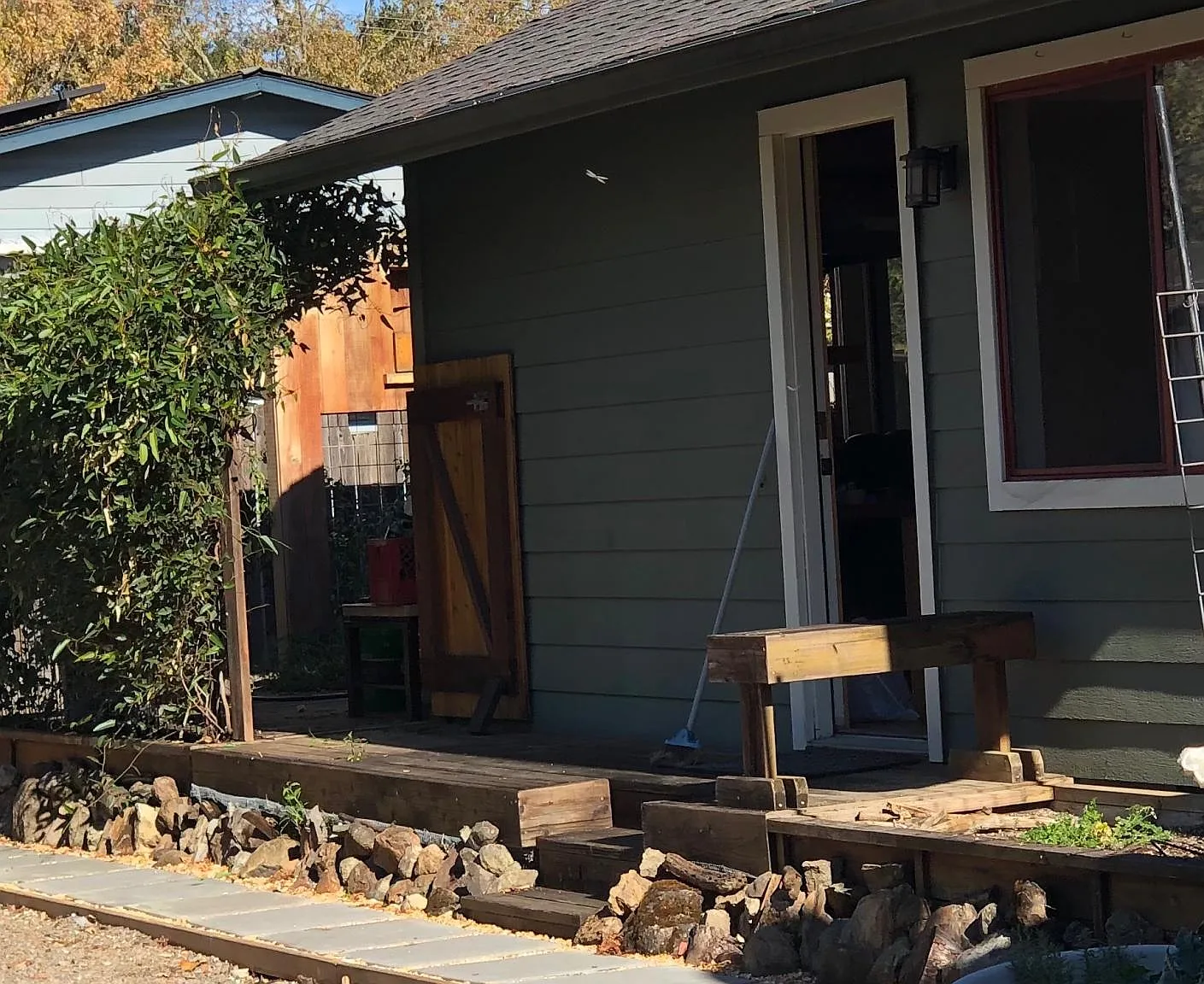 629R Pine St — Photo 3