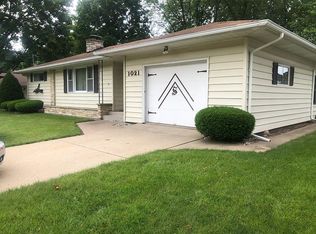 1021 Coolidge Ave, Oshkosh, WI 54902