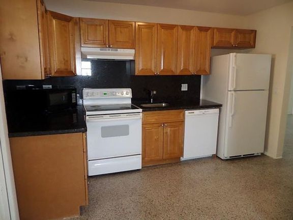 3rd image of 5456 NE 1st Ave