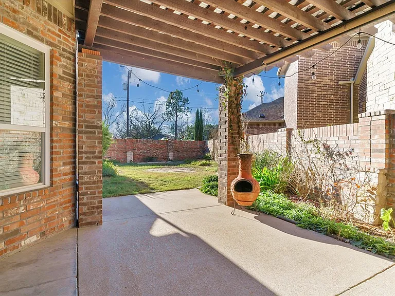 3300 Fountain Way — Photo 29