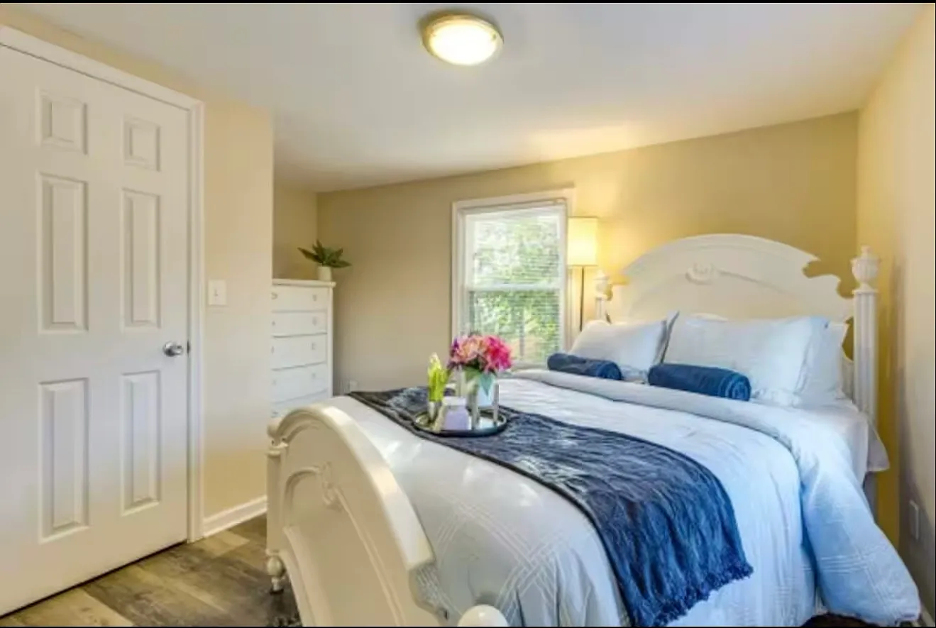 1108 Valley View Ave — Photo 1